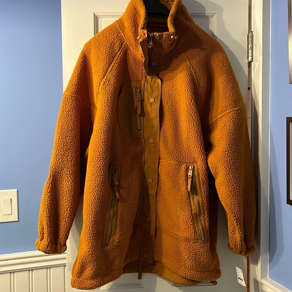 Free People Movement Hit The Trails Fleece Teddy Jacket size Medium NWT - Picture 4 of 12